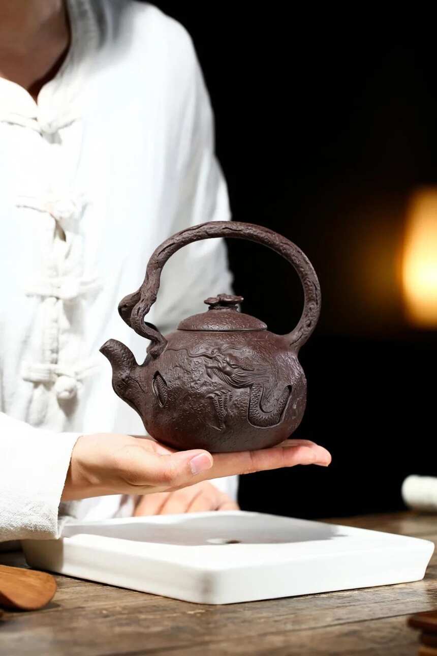 「龙供提梁」蒋老师（国高工艺美术师）宜兴原矿紫砂茶壶