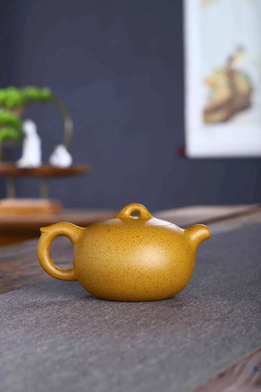 「如意西施」狄姣姣（国工艺美术师）宜兴原矿紫砂茶壶