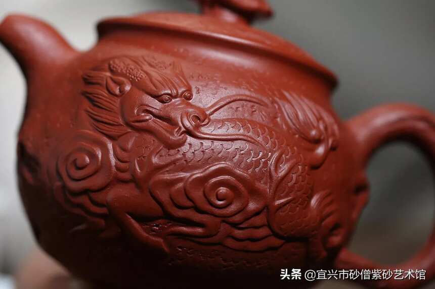 《麒麟供春》国工艺美术师 鲍玉华 原矿大红袍，340cc菱形14孔出水
