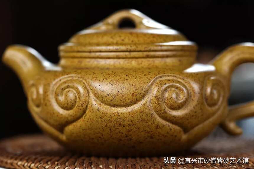 韩惠琴（国高工艺美术师）仿古如意，虎皮金砂，宜兴原矿紫砂壶