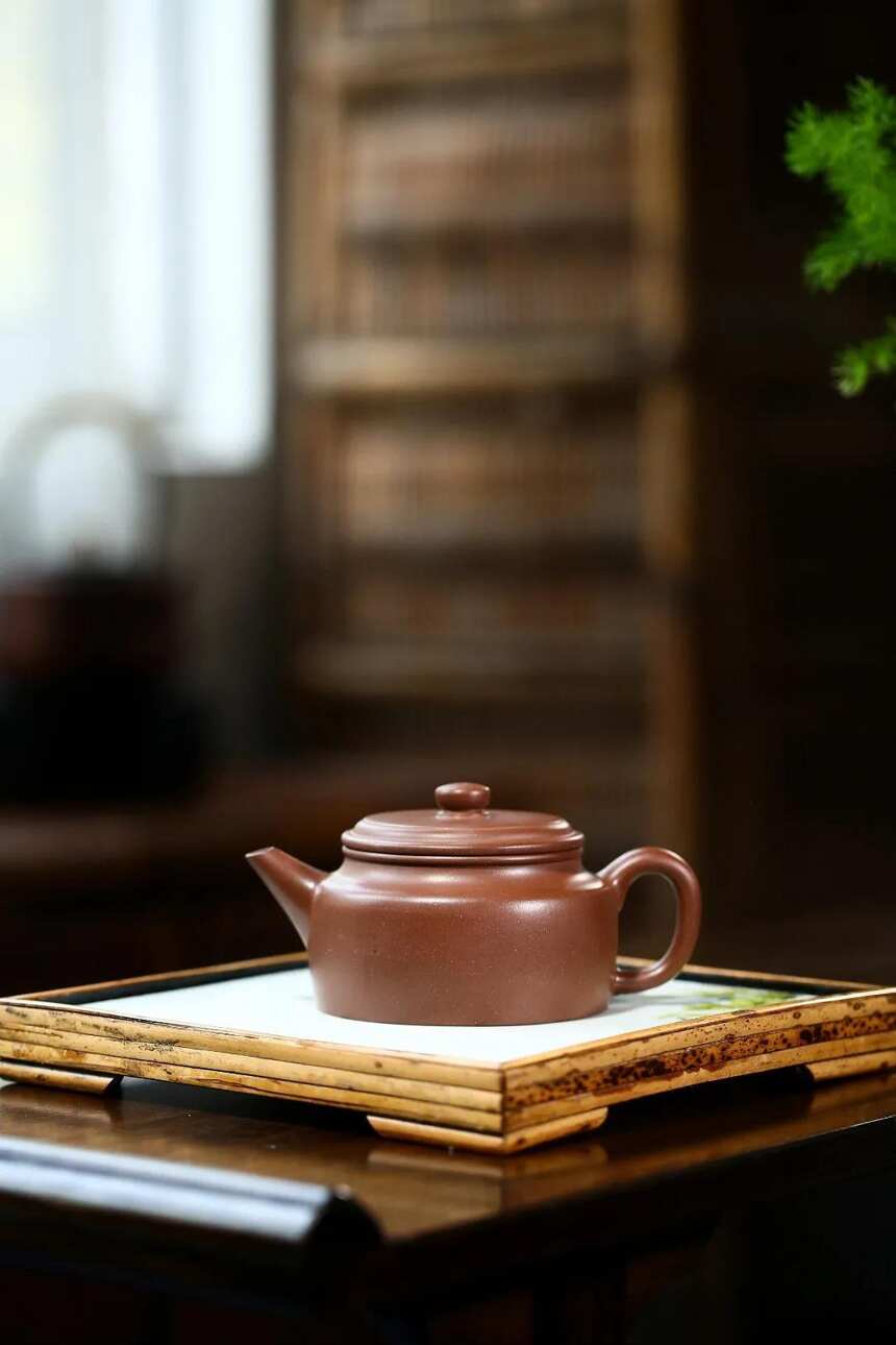 「矮德钟」刘彩萍（国工艺美术师）宜兴原矿紫砂茶壶