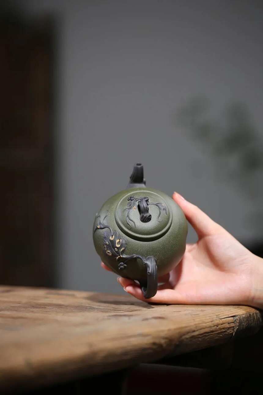 国高工重器「葡萄园」宜兴原矿紫砂茶壶