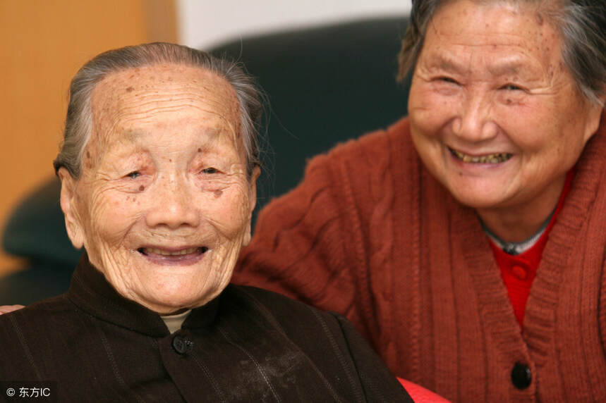 百岁老人长寿秘诀：健康喝茶，延年益寿