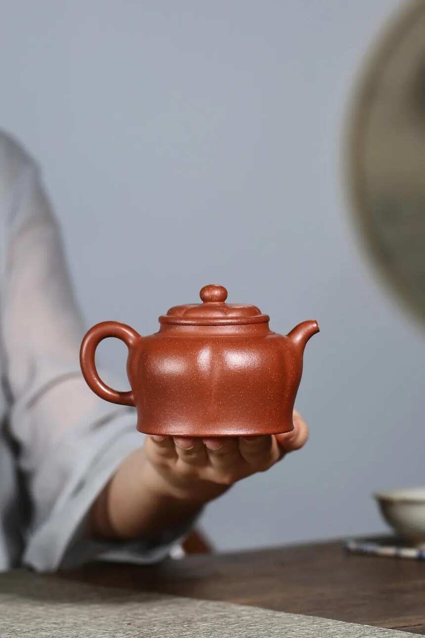「妙莲」范俊华 （国助理工艺美术师）宜兴原矿紫砂茶壶