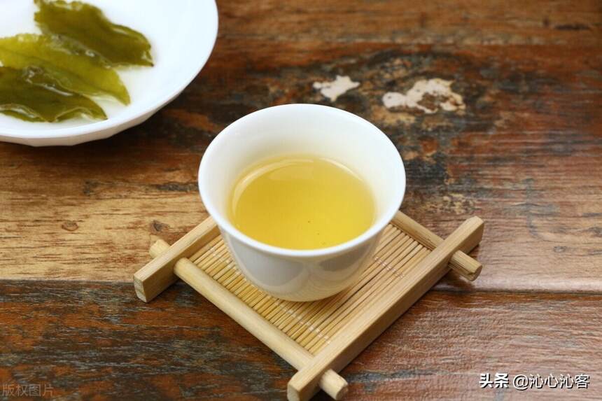 青茶知识普及：青茶是乌龙茶吗？大红袍、铁观音属于什么茶？
