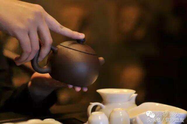 匠理丨真正的紫砂壶沸水泡茶是不是不烫手？