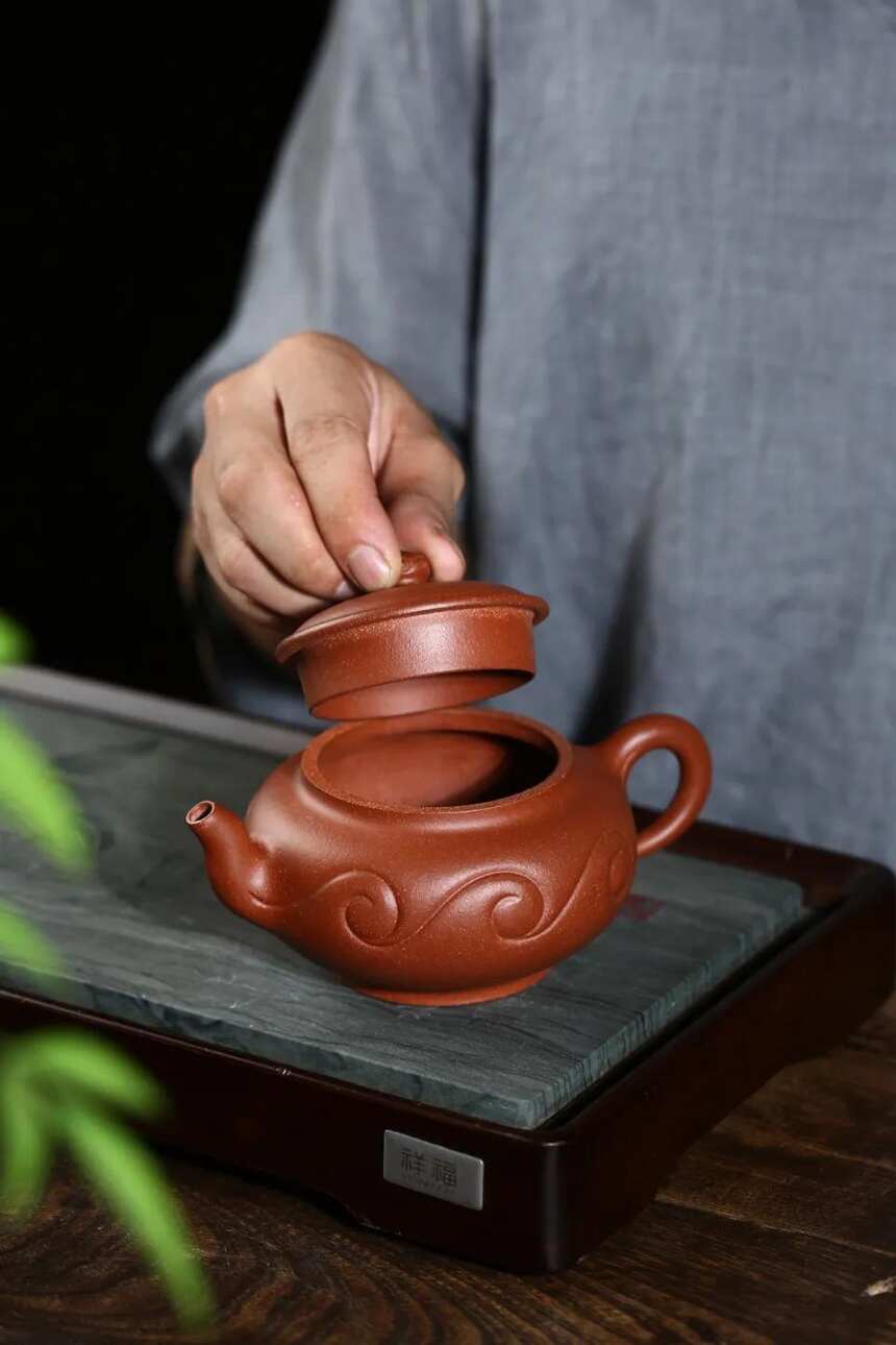 「水纹如意」范俊华 （国助理工艺美术师）宜兴紫砂壶
