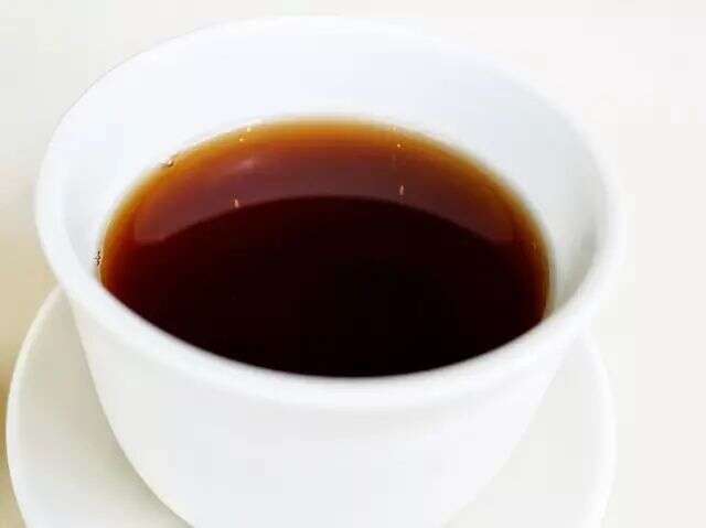 我们问了十个关于早茶的问题，广东人翻了十次白眼