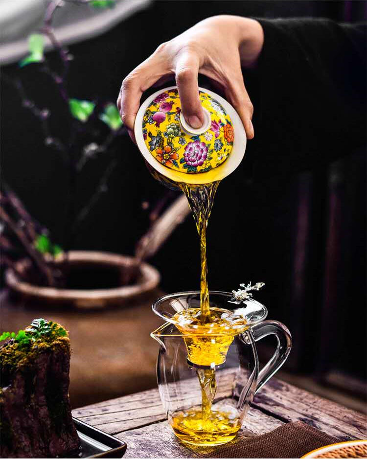 贵气珐琅彩盖碗，是一个有故事的茶具
