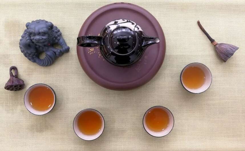 一杯热茶，伴你度秋冷冬寒