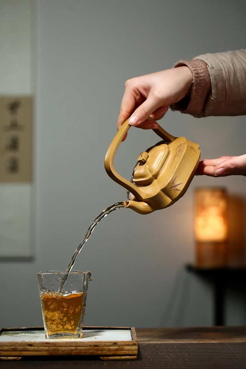 「筋纹提壁」蒋爱英（国高工艺美术师）宜兴原矿紫砂茶壶