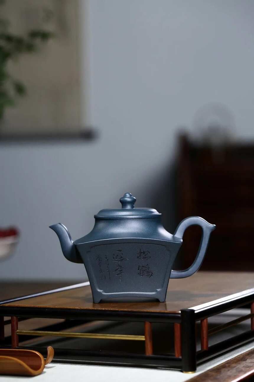 「扇方壶」刘彩萍（国工艺美术师）宜兴原矿紫砂茶壶