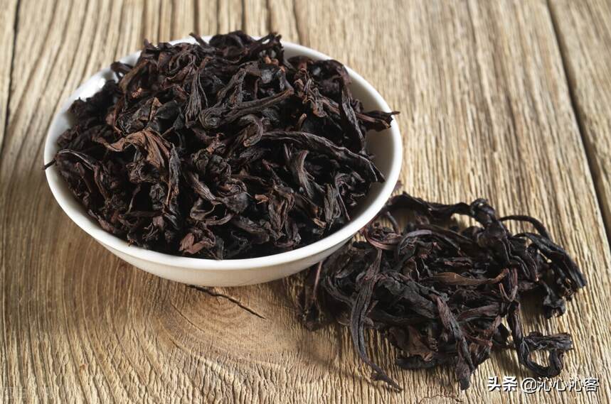 青茶知识普及：青茶是乌龙茶吗？大红袍、铁观音属于什么茶？