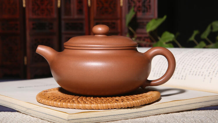 紫砂壶泡茶，用的越久会越爱！