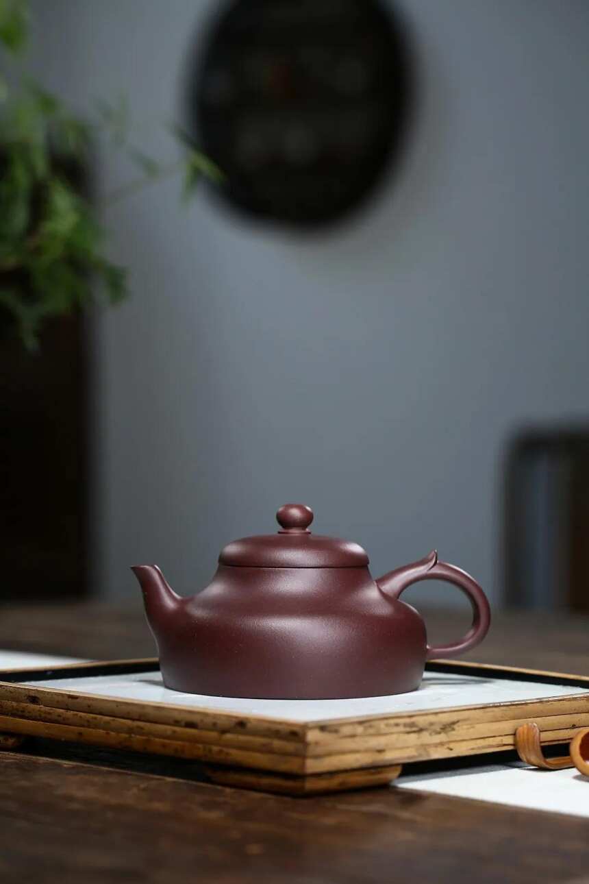 「含香」许响新（国助理工艺美术师）宜兴原矿紫砂茶壶