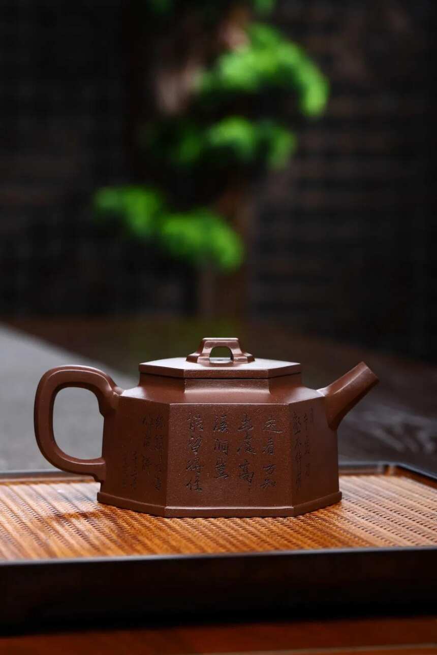 六方逸士 唐田（国工艺美术师）宜兴原矿紫砂茶壶