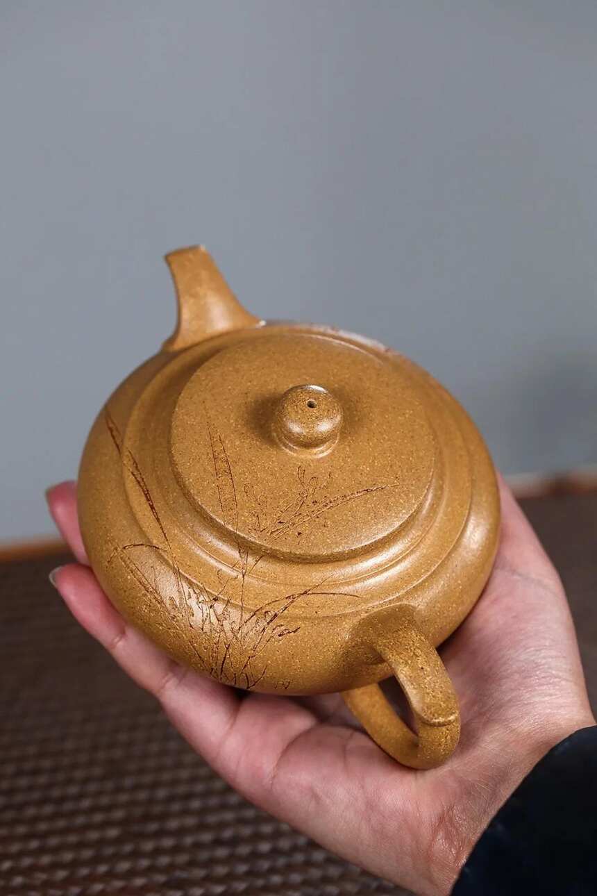 「清欢」王岳龄（国高工艺美术师）鱼子段泥，宜兴原矿紫砂壶