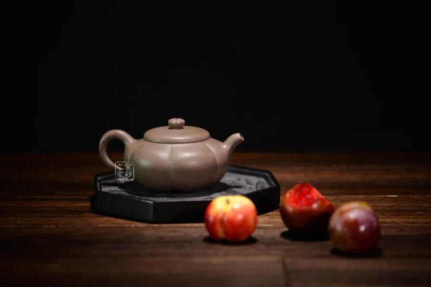 深扒：资深茶客的茶桌有哪些东西？