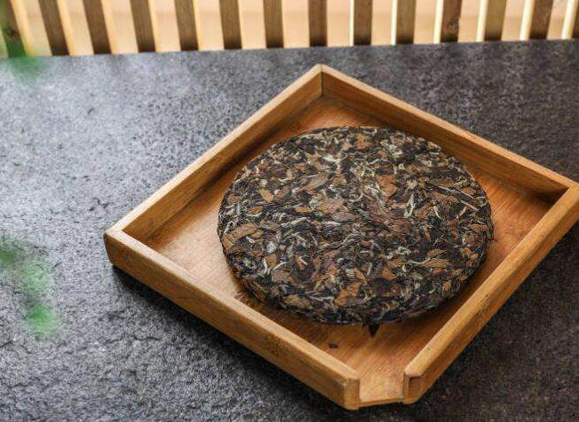 老白茶凭什么这么贵？上万元一斤是割韭菜吗？
