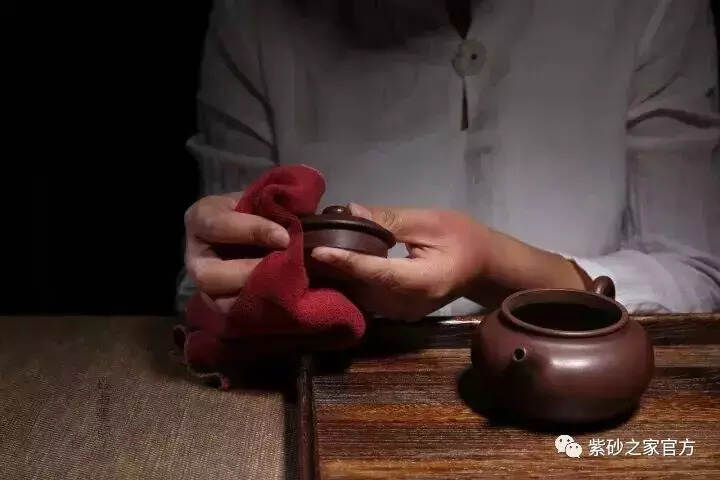 科学养壶｜清洗紫砂壶茶垢方法很重要
