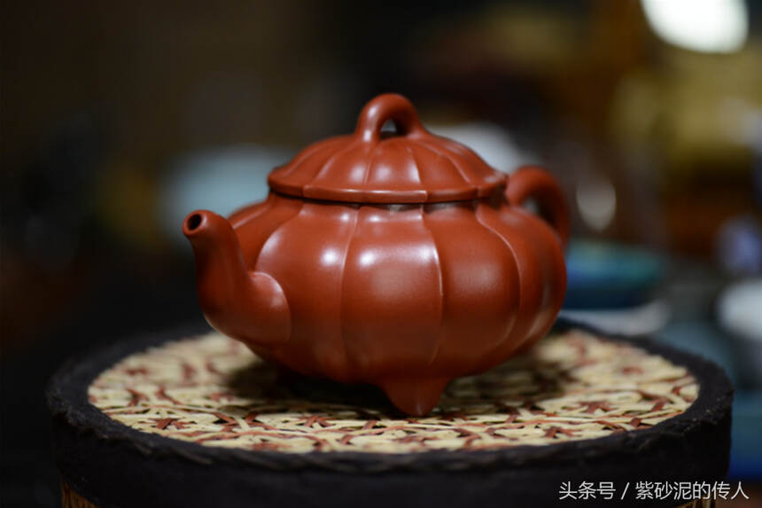 茶壶夜话 | 图文鉴赏 | “高温”朱泥大器“三足井栏”！