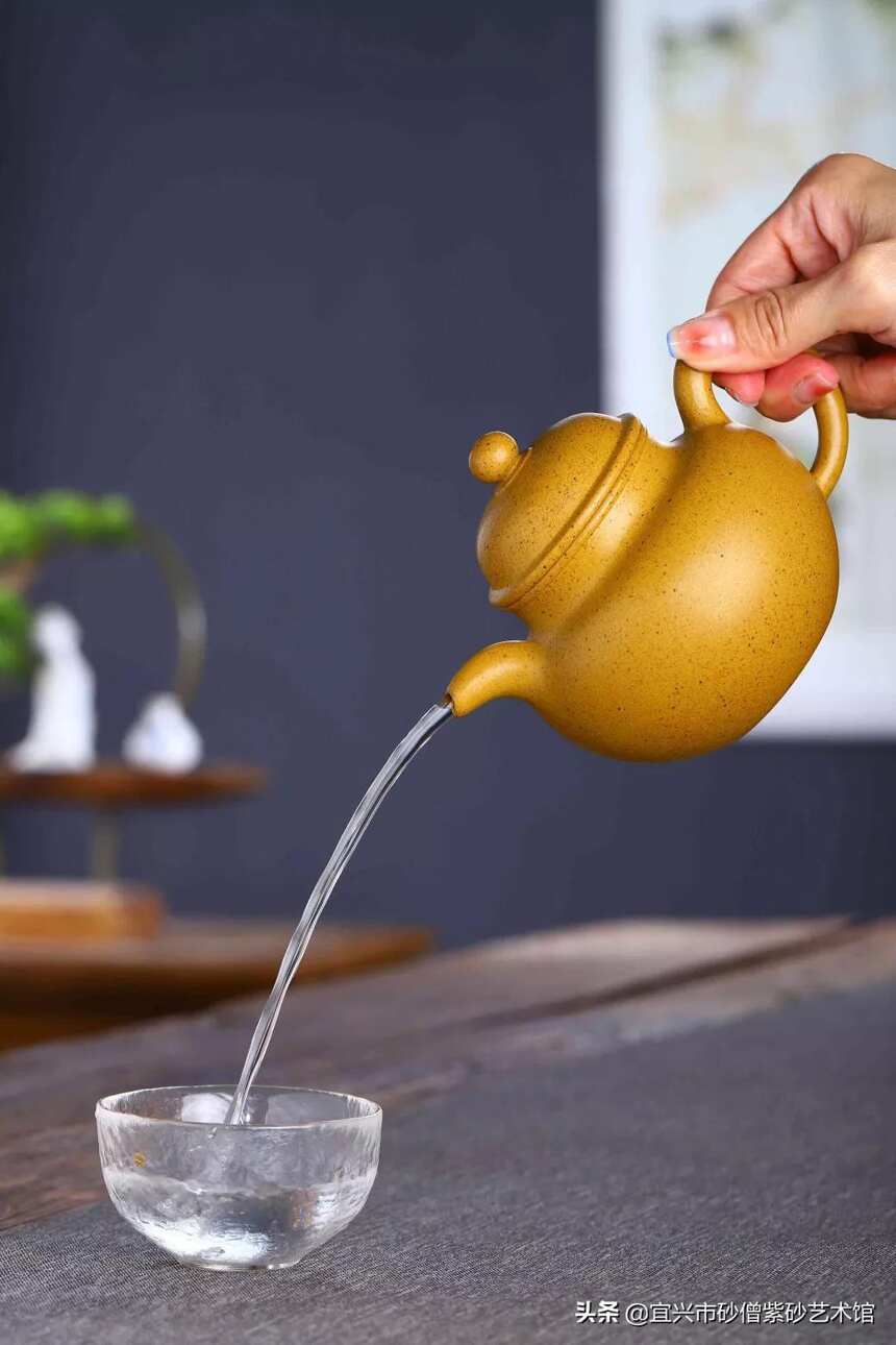 「掇球」狄姣姣（国工艺美术师）宜兴原矿紫砂茶壶
