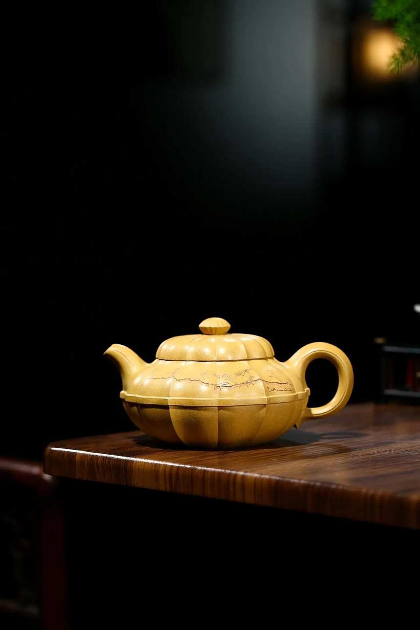 「筋纹线圆」蒋爱英（国高工艺美术师）宜兴原矿紫砂茶壶