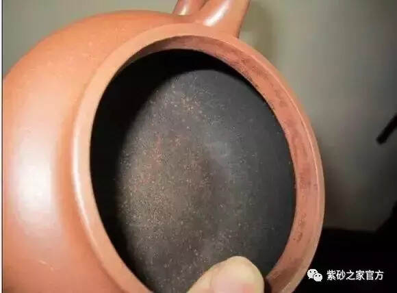 紫砂壶如何巧除茶垢留住包浆？