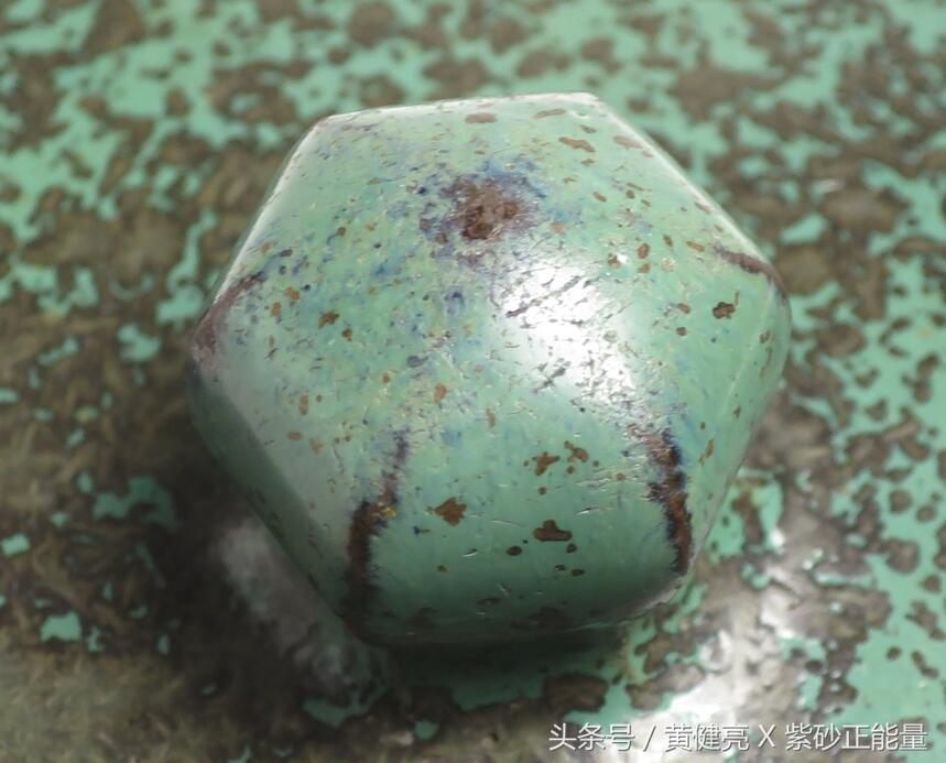 罕见的明代欧窑翠绿釉紫砂六方壶