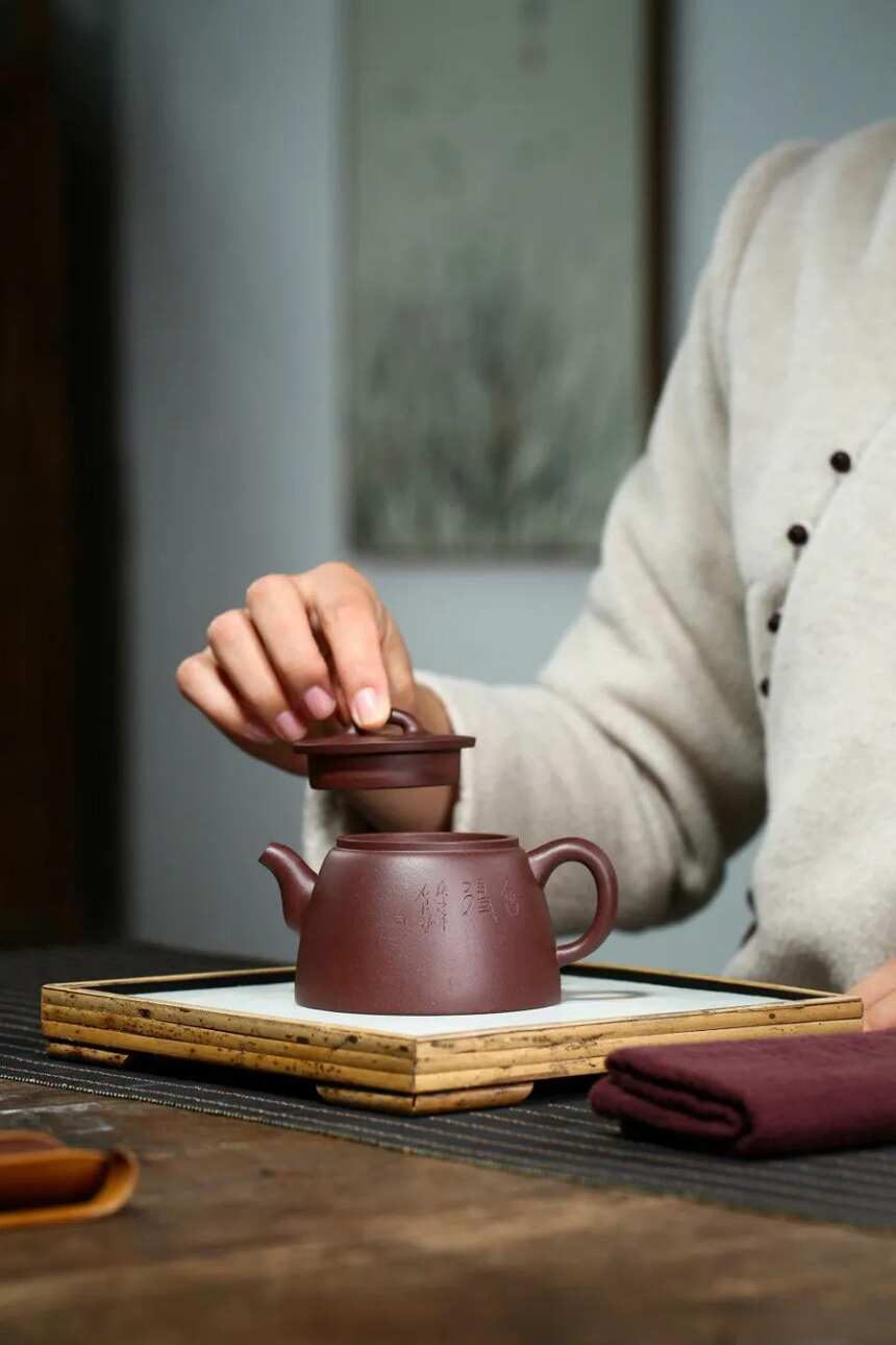 「鱼罩」殷俊雅（国工艺美术员）宜兴原矿紫砂茶壶