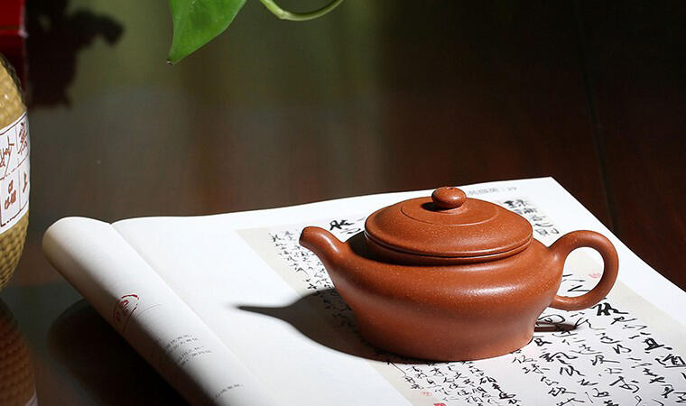 揭秘：紫砂壶泡茶为什么不易馊？