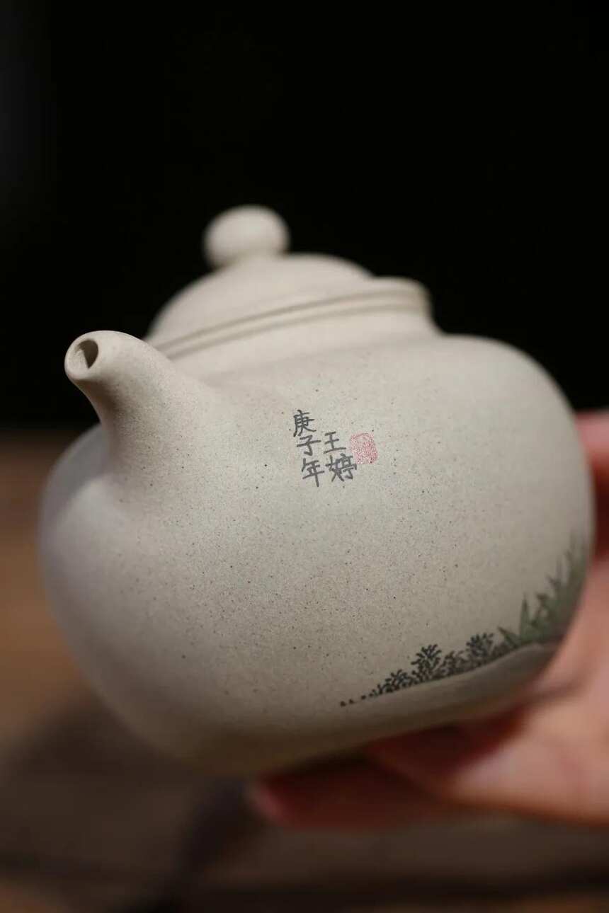 寿珍掇球，羊脂白泥·350cc·9孔出水·国工艺美术师