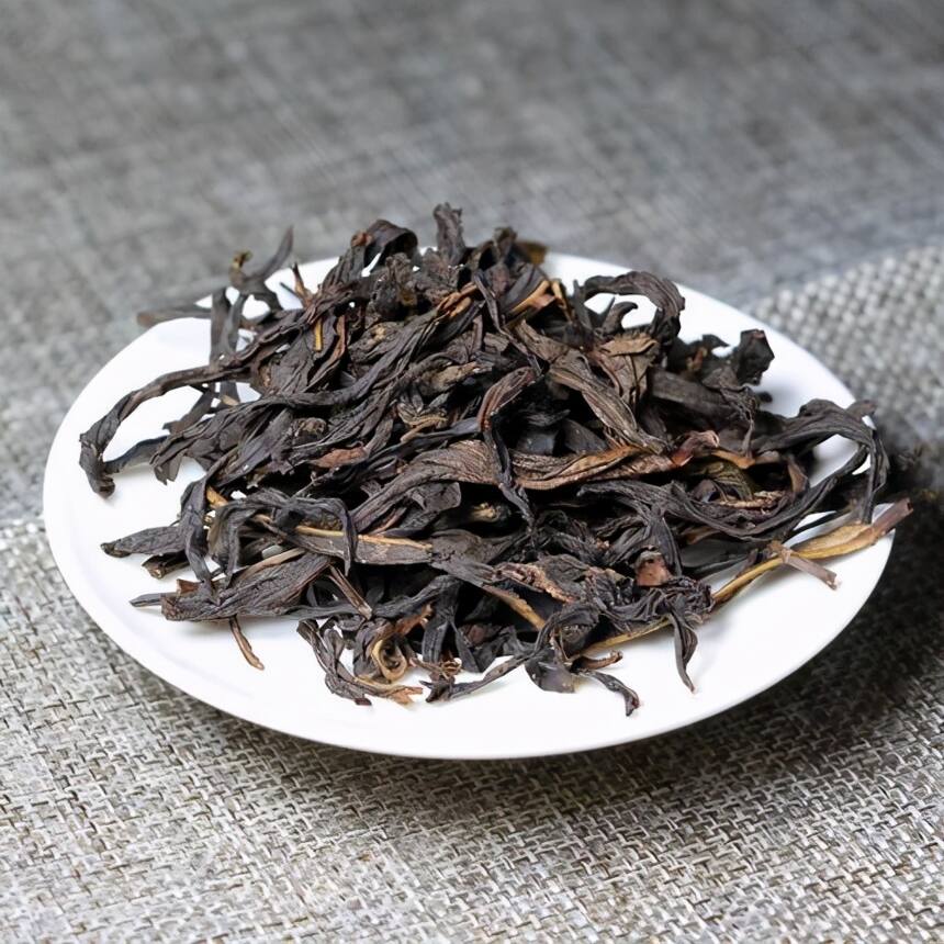 茶的保质期有多久，有些茶不能长期保存，有些茶适合立马喝