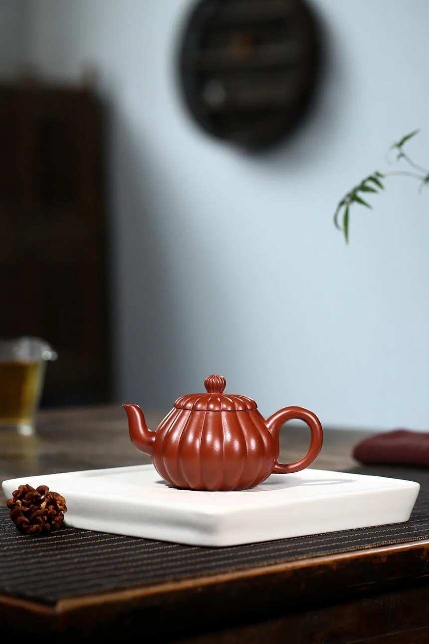 「筋纹菊瓣」范俊华（国助理工艺美术师）宜兴原矿紫砂茶壶