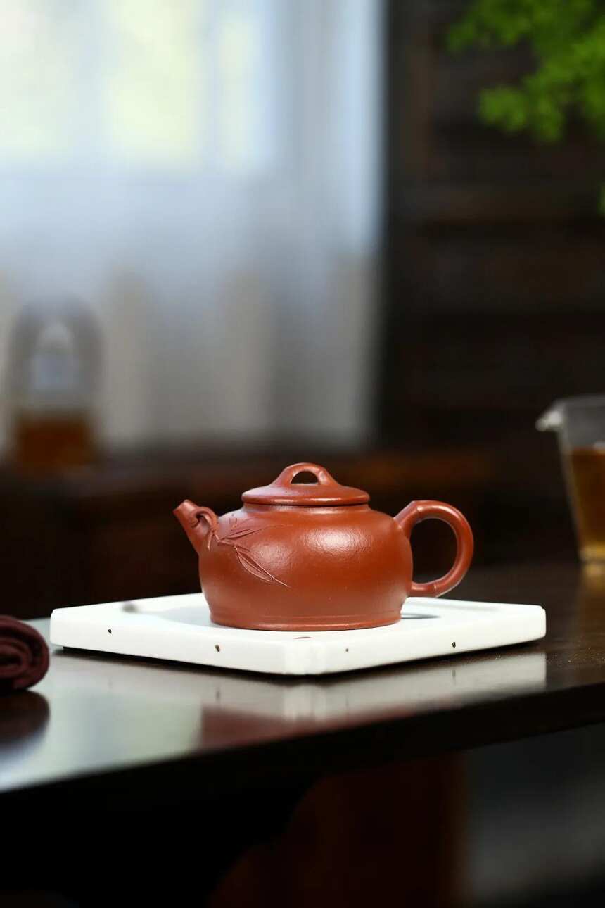 「妙竹」刘彩萍（国工艺美术师）宜兴原矿紫砂茶壶