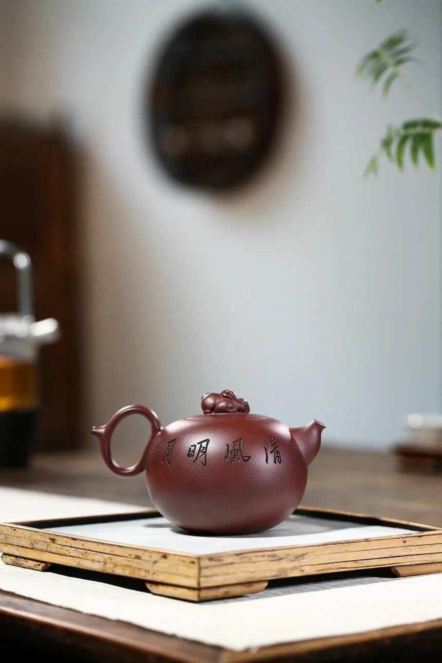 「中秋玉兔」刘彩萍（国工艺美术师）宜兴原矿紫砂茶壶