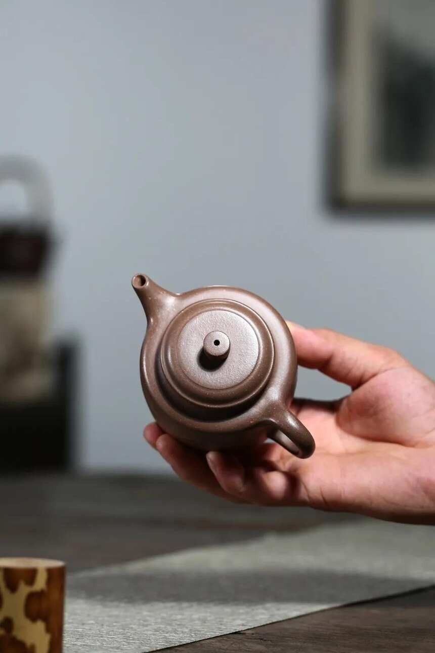 「刻绘德钟」余波 （国工艺美术员）宜兴原矿紫砂茶壶