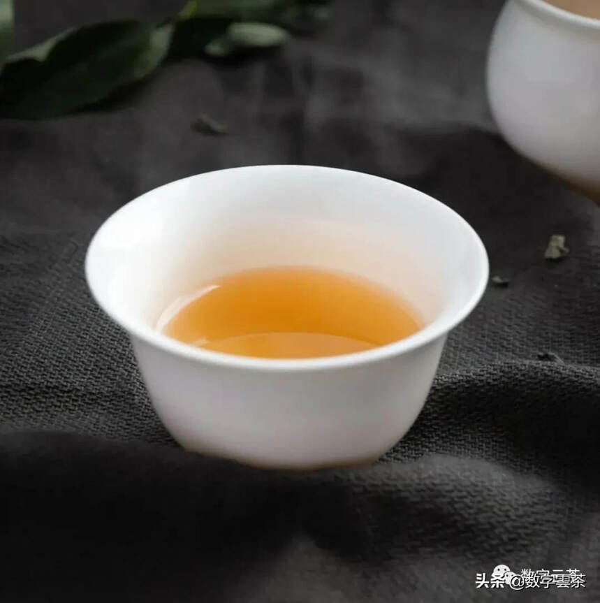 茶百科 | 普洱茶自然陈化过程中有哪些变化？为什么？