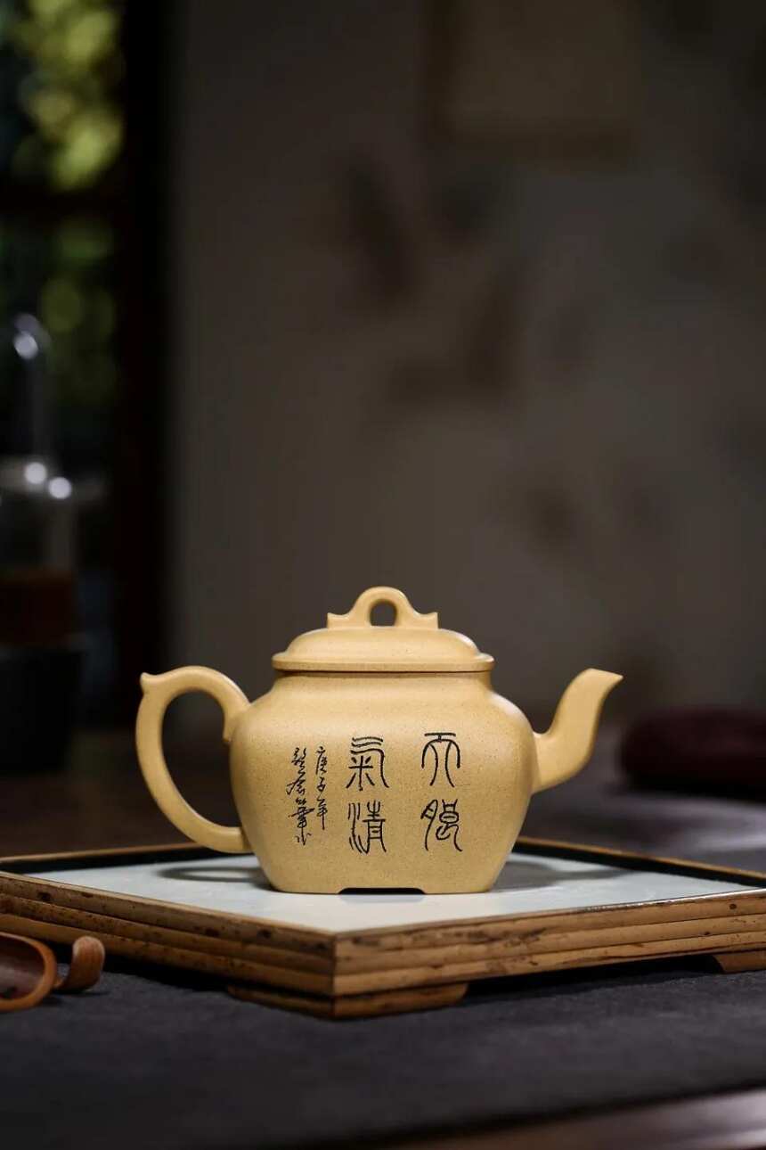 「四方玉乳」刘彩萍（国工艺美术师）宜兴原矿紫砂茶壶