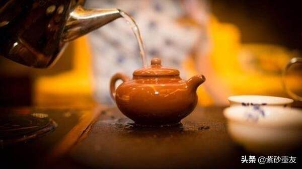 紫砂常识丨紫砂壶的茶垢到底该不该清洗？