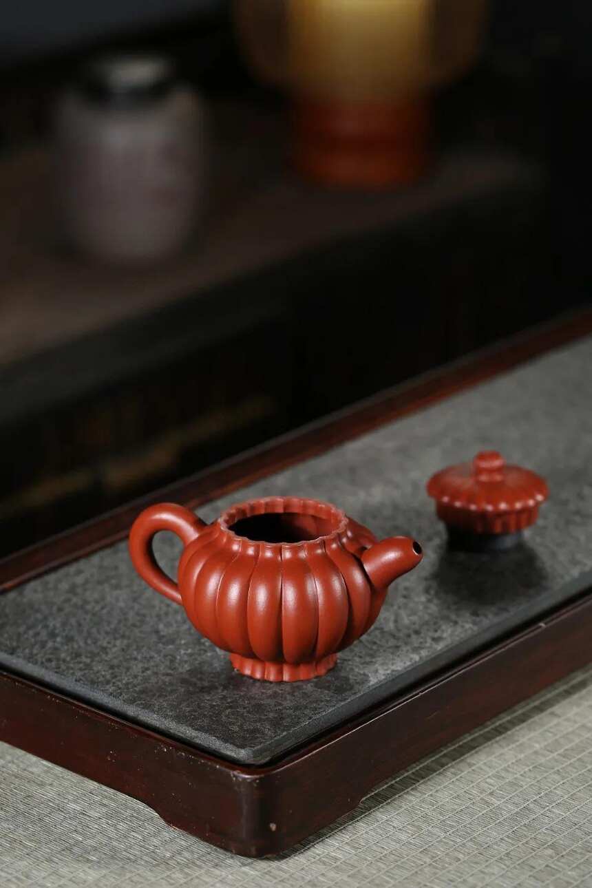 「筋纹宫灯」范林强（国助理工艺美术师）宜兴原矿紫砂茶壶