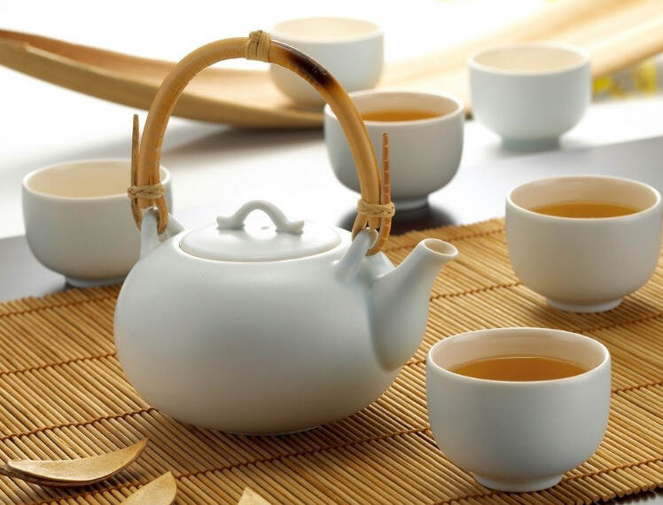 上海65岁大爷，在家中翻出了3年前的普洱茶、白茶，还能喝吗？