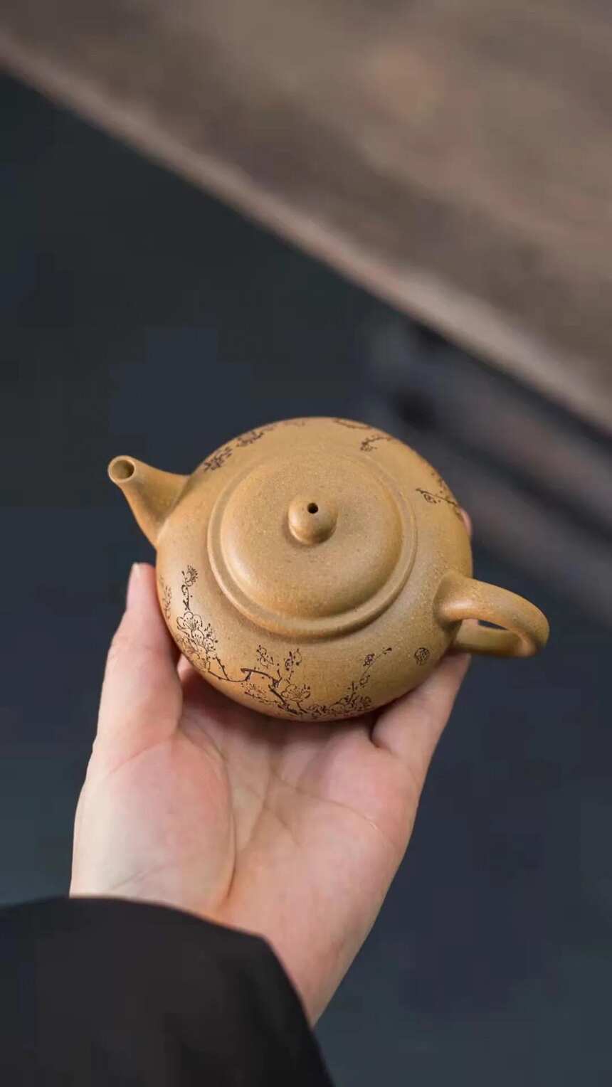 刘秀华，宜兴原矿紫砂茶壶，扁玉·150cc原矿段泥