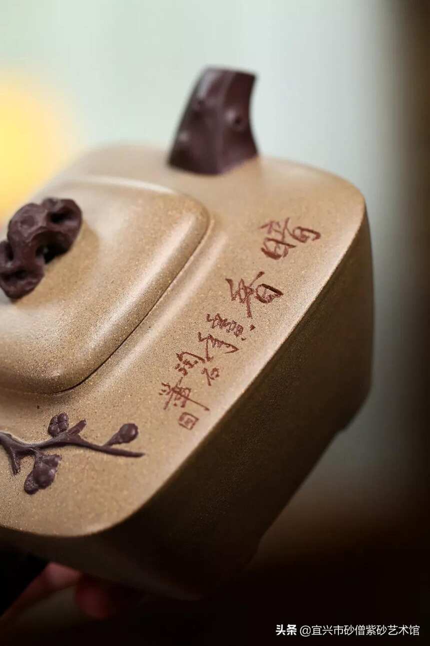 「太湖石·梅」刘彩萍（国工艺美术师）宜兴原矿紫砂茶壶