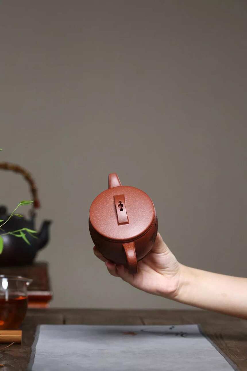 「汉瓦」宜兴原矿紫砂茶壶制壶：张崴