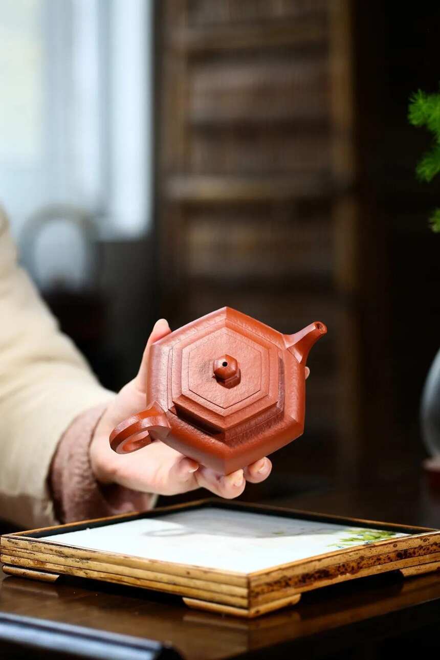 「藏六方」刘彩萍（国工艺美术师）宜兴原矿紫砂茶壶