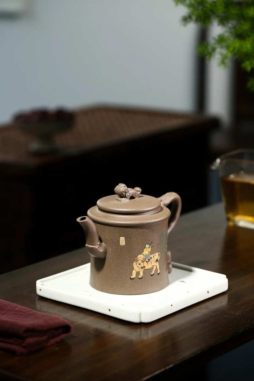 「狮之回眸」刘彩萍（国工艺美术师）宜兴原矿紫砂茶壶