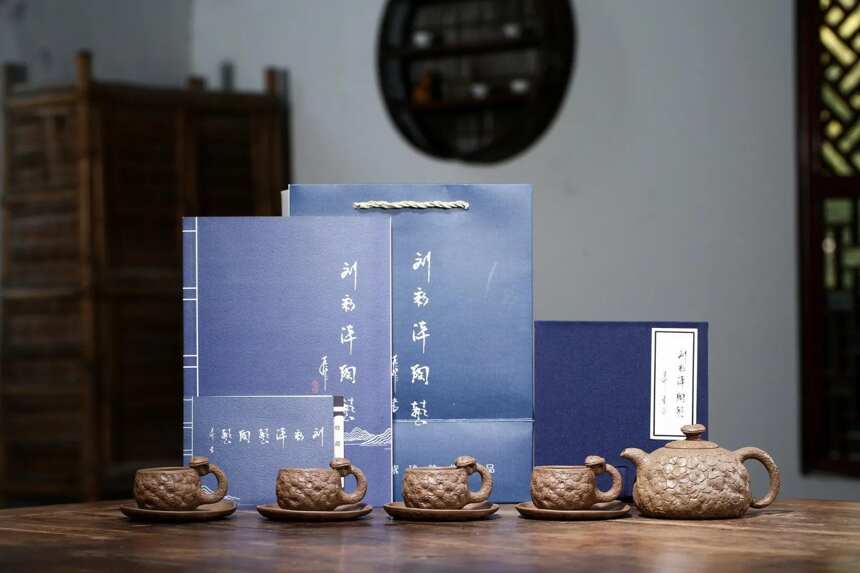 「供春套组」刘彩萍（国工艺美术师）宜兴原矿紫砂茶壶