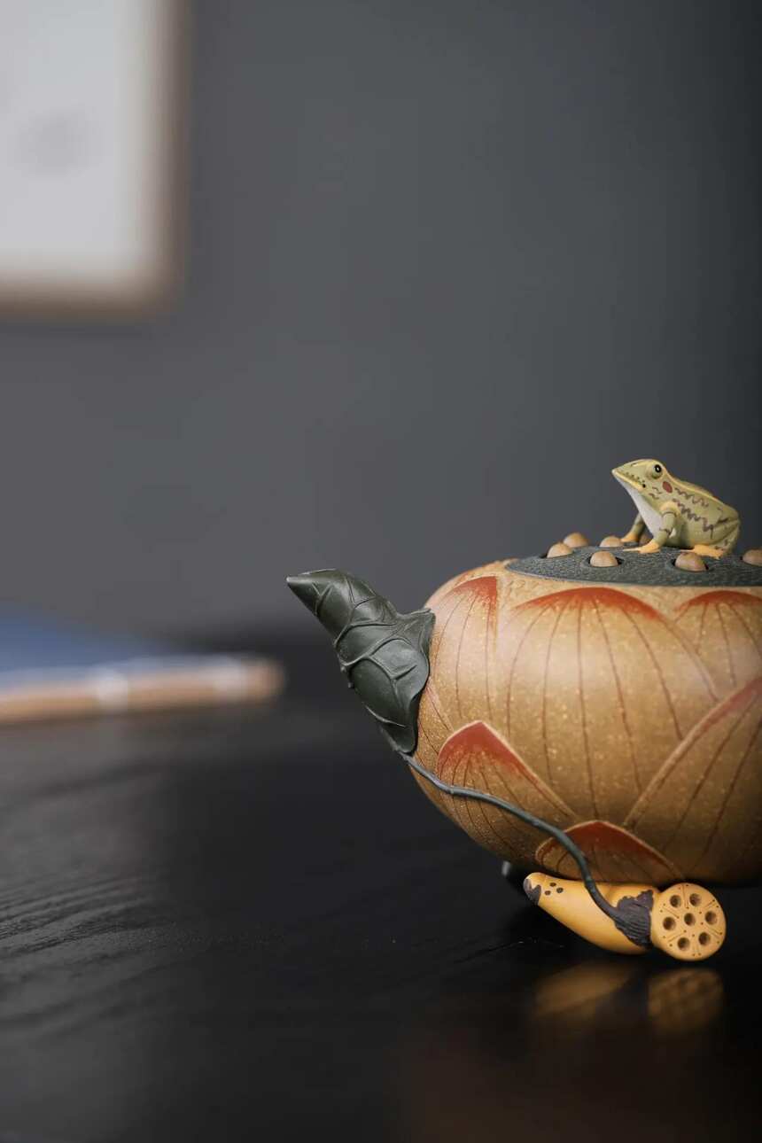 「青蛙莲子套组」蒋爱英（国高工艺美术师）宜兴原矿紫砂茶壶