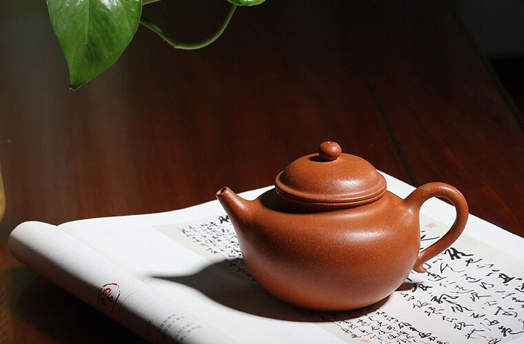 揭秘：紫砂壶泡茶为什么不易馊？